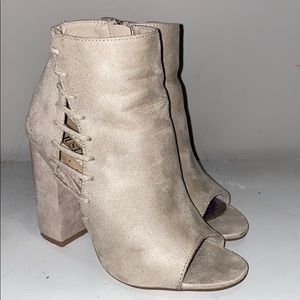 Heeled booties